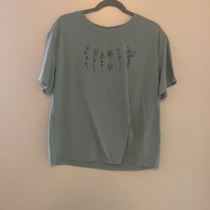 women’s green flower top 🌷🤍🪞